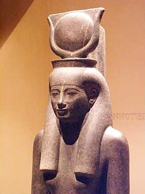 Die ägyptische Göttin Hathor mit Kuhhörnern