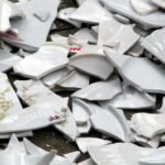 zerschlagenes Geschirr